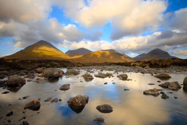 Paisaje de Escocia, Isla de Skye con un filtro de densidad neutra