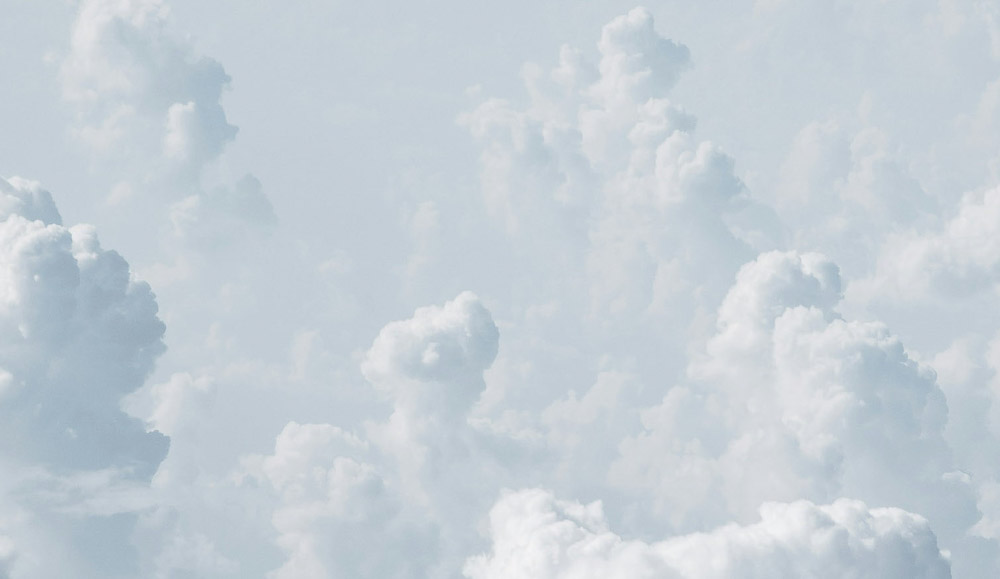 Un cielo con nubes