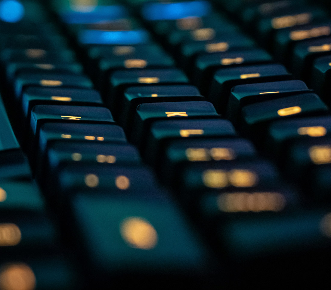 Un teclado iluminado usado para generar textos